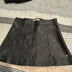 A line button skirt